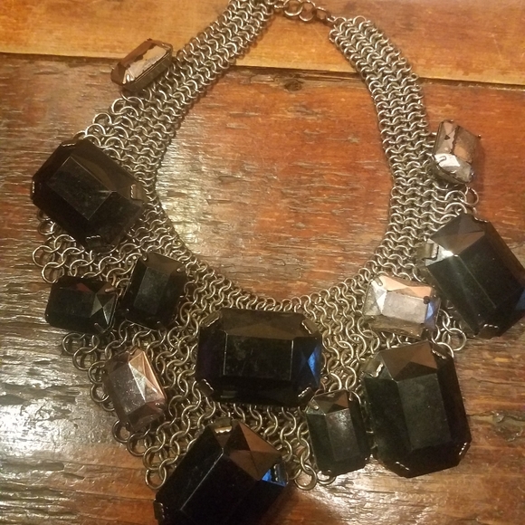 R.J.Graziano Mesh Bib Statement Necklace - Picture 3 of 7